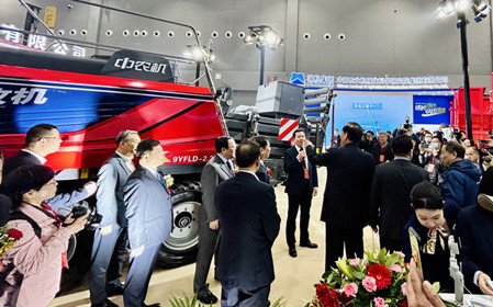 標(biāo)題：全新“華德”重磅亮相2024全國(guó)農(nóng)機(jī)展
瀏覽次數(shù)：1616
發(fā)表時(shí)間：2024-03-29