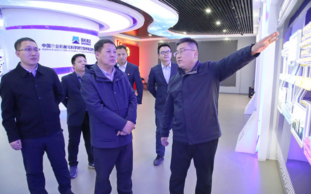 標(biāo)題：內(nèi)蒙古自治區(qū)農(nóng)牧廳農(nóng)牧業(yè)機(jī)械化管理局一行到呼和浩特分院調(diào)研交流
瀏覽次數(shù)：217
發(fā)表時(shí)間：2025-03-14